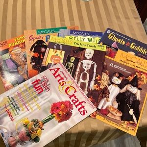 6 Halloween patterns books + 1 arts& craft magazines